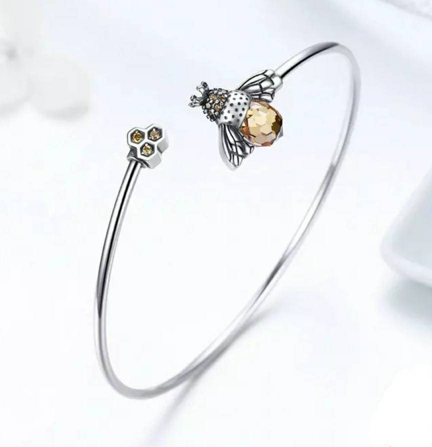 Silver Bee Bangle