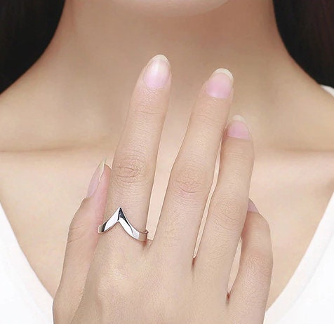 Silver Chevron Ring