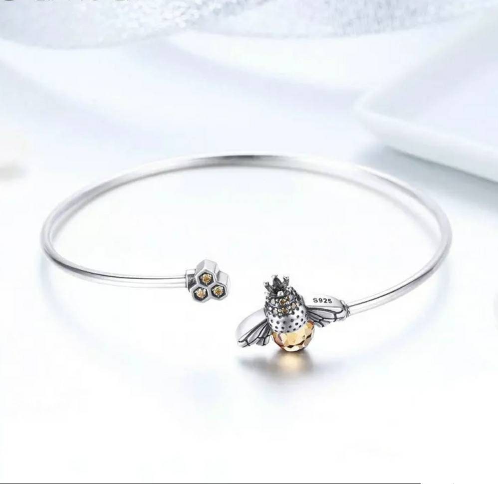 Silver Bee Bangle