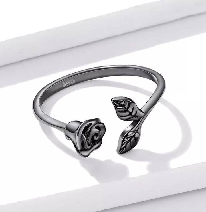 Black Rose Ring