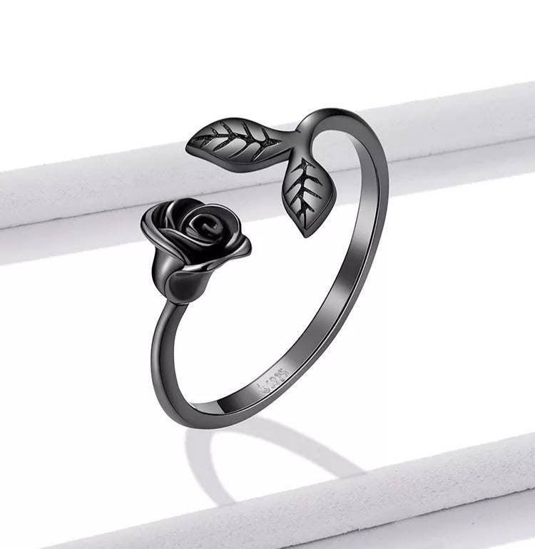 Black Rose Ring