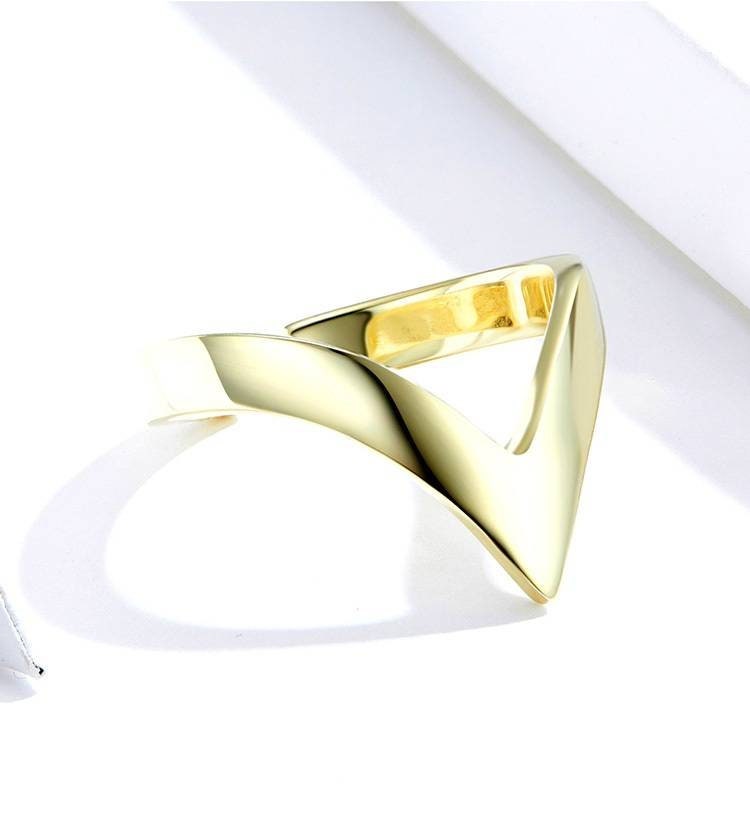 Silver Chevron Ring